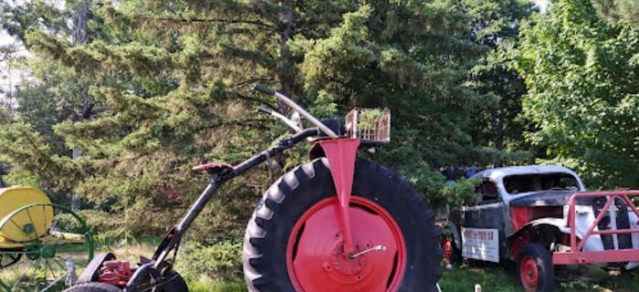 Da Yoopers Tourist Trap - Web Listing (newer photo)